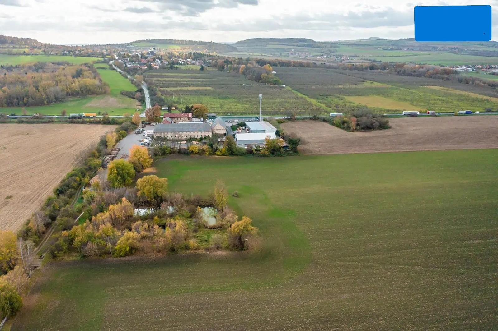 Prodej komerčního pozemku 25 000 m²