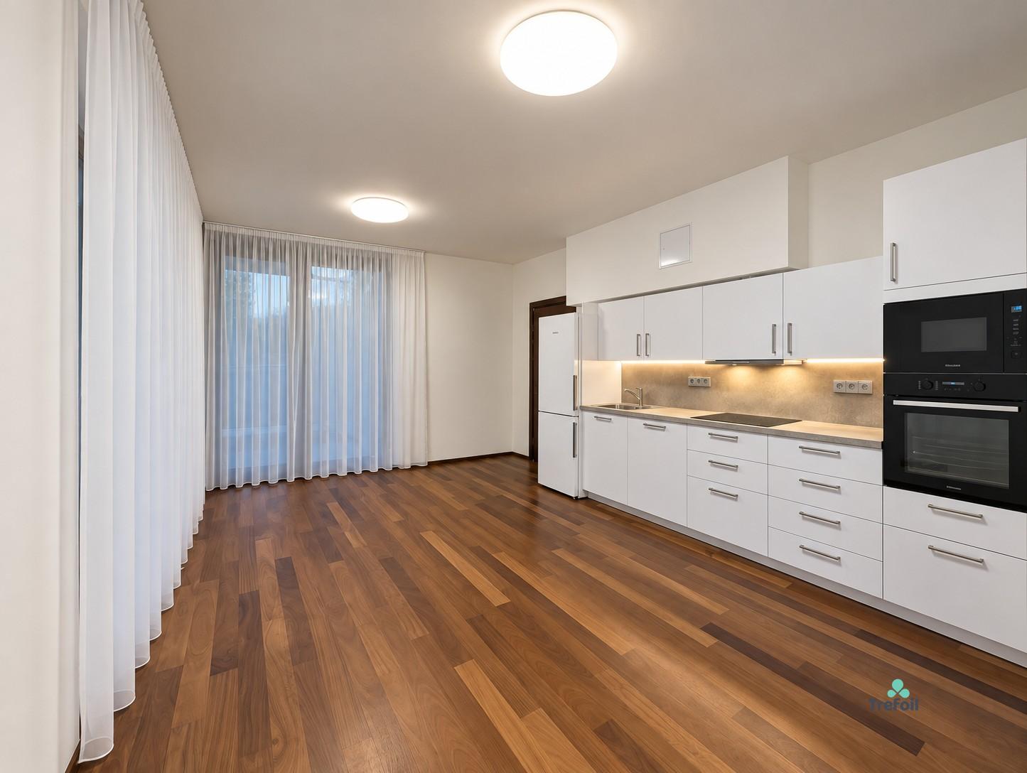 Pronájem luxusního bytu 2+kk 72 m² + lodžie 8 m² + garáž+sklep