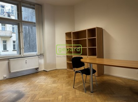 Pronájem kanceláře, 63 m²
