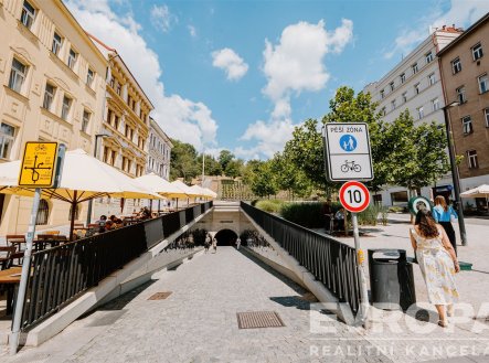 Pronájem obchodní prostory, 45 m²