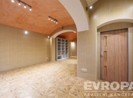 Pronájem obchodní prostory, 45 m²