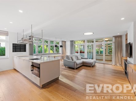 Pronájem bytu, 4+kk, 113 m²