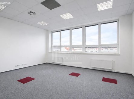 Pronájem kanceláře, 368 m²