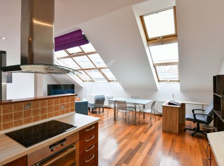 Pronájem bytu, 2+kk, 107 m²