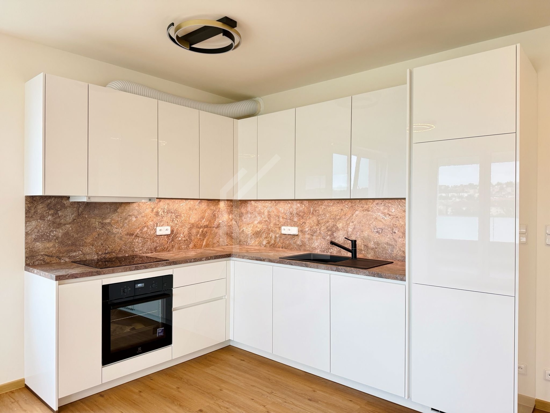 Pronájem byt, prostorný, světlý 3+kk 88m2, terasa, Pod Harfou, Praha 9