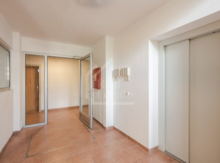 Pronájem bytu, 1+kk, 37 m²