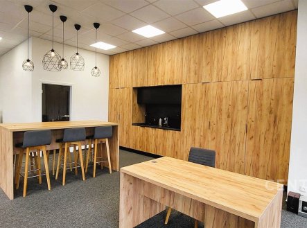 Pronájem kanceláře, 98 m²