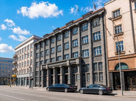 Prodej jiné komerční nemovitosti, 1 800 m²