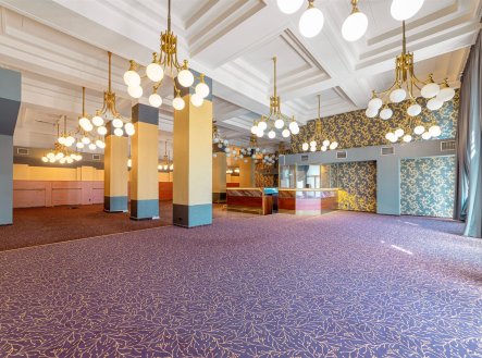 Prodej jiné komerční nemovitosti, 1 800 m²
