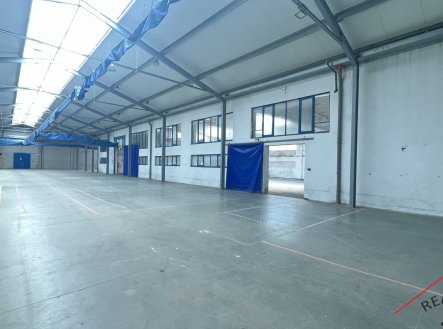 Pronájem komerčního objektu, sklad, 3 360 m²