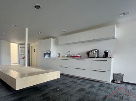 Pronájem kanceláře, 105 m²
