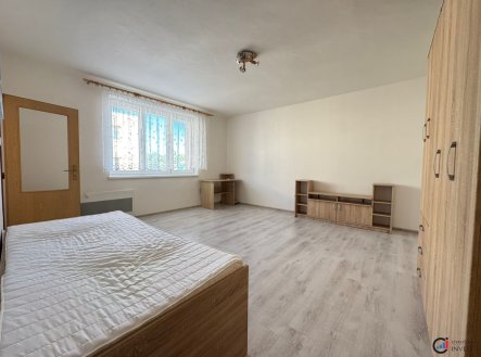 Pronájem bytu, 1+kk, 32 m²