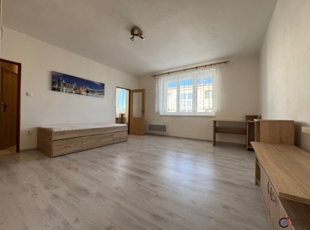 Pronájem bytu, 1+kk, 32 m²