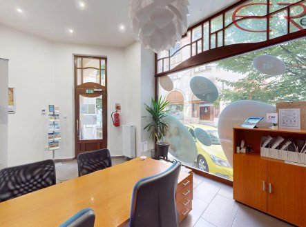 Pronájem obchodní prostory, 83 m²