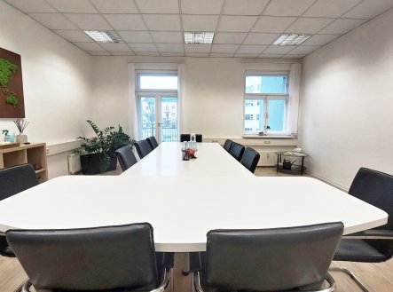 Pronájem kanceláře, 234 m²