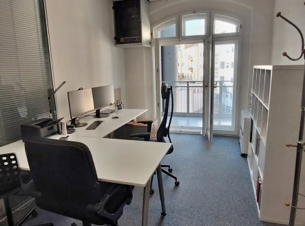 Pronájem kanceláře, 234 m²