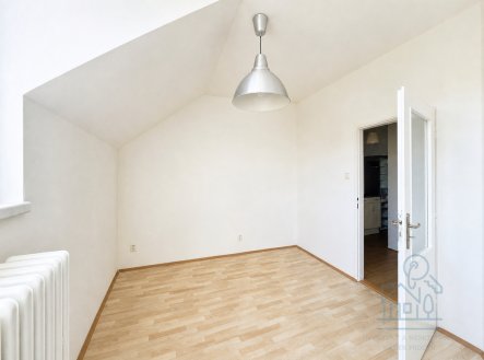 Pronájem bytu, 2+1, 43 m²