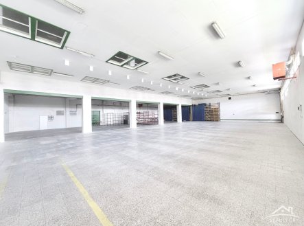 Pronájem komerčního objektu, sklad, 1 004 m²