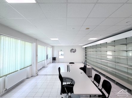 Pronájem komerčního objektu, sklad, 1 004 m²