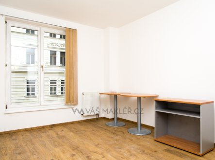 Pronájem kanceláře, 111 m²