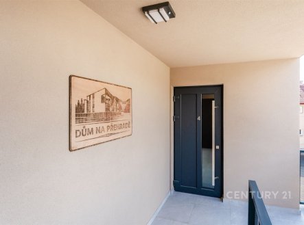 Pronájem bytu, 3+kk, 74 m²