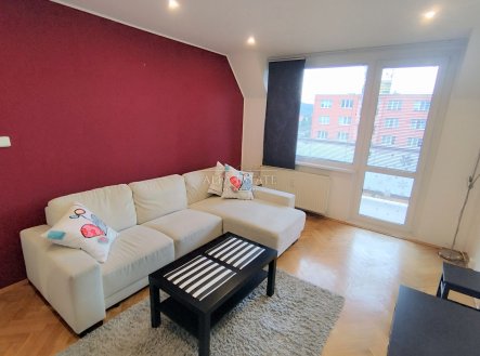 Pronájem bytu, 2+1, 562 m²