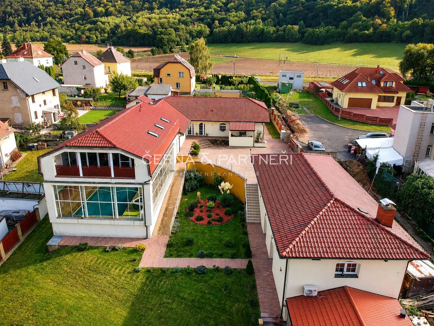 VILA VENEK 03