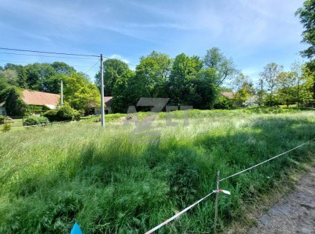 Prodej pozemku pro bydlení, 1 758 m²