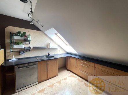 Pronájem bytu, 2+1, 85 m²