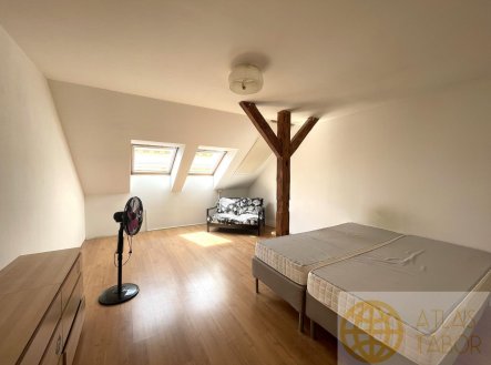 Pronájem bytu, 2+1, 85 m²