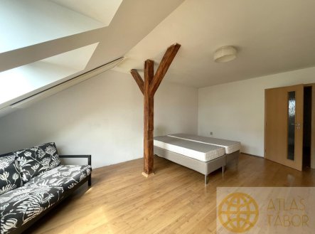 Pronájem bytu, 2+1, 85 m²