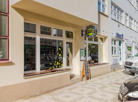 Prodej nájemního domu, 1 999 m²