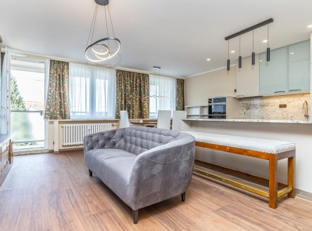 Pronájem bytu, 3+kk, 70 m²