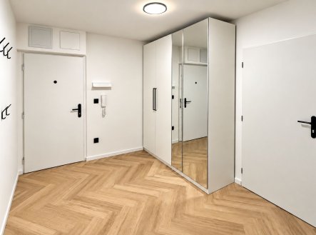 Pronájem bytu, 4+kk, 79 m²