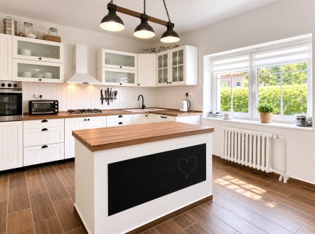 Fotka 1 | Prodej - dům/vila, 280 m²