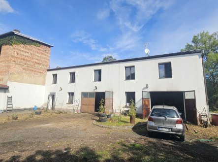 Prodej komerčního objektu, průmyslový areál, 2 046 m²