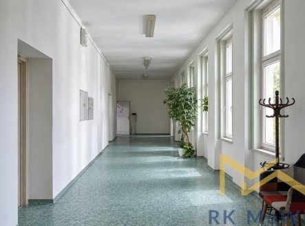 Prodej kanceláře, 2 150 m²
