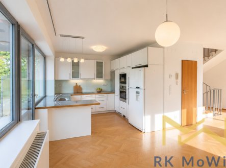Pronájem domu/vily, 230 m²