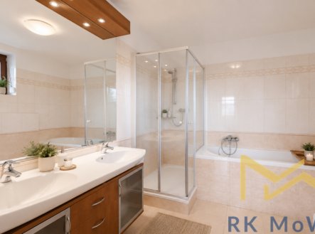 Pronájem domu/vily, 360 m²