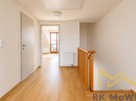 Pronájem kanceláře, 168 m²