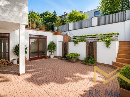 Pronájem domu/vily, 350 m²