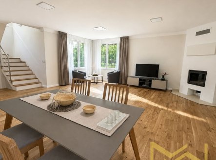 Pronájem domu/vily, 350 m²
