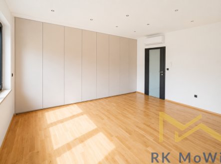 Pronájem domu/vily, 166 m²