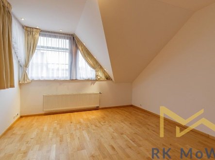 Pronájem domu/vily, 450 m²