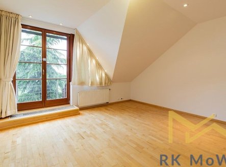Pronájem domu/vily, 450 m²