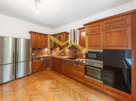 Pronájem domu/vily, 413 m²