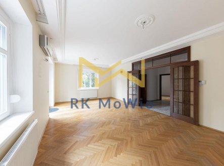 Pronájem domu/vily, 413 m²