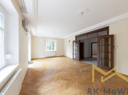 Pronájem domu/vily, 413 m²