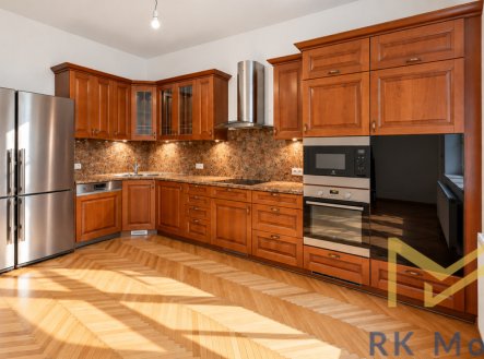Pronájem domu/vily, 413 m²