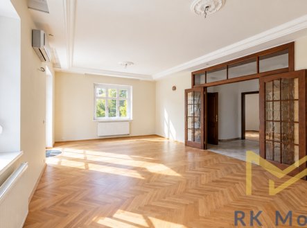 Pronájem domu/vily, 413 m²